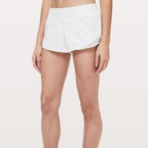 🍋lululemon NWT white shorts